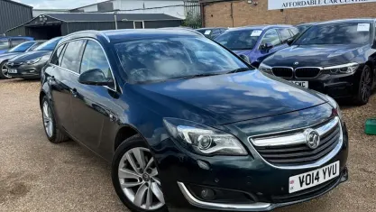 Used Vauxhall Insignia Elite 163 HP (119 kW) 2014 Green Estate