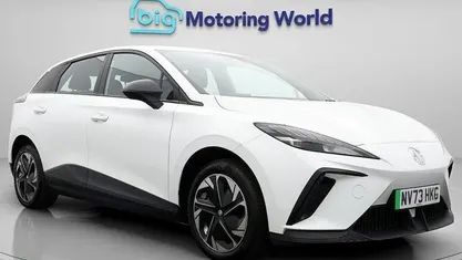 Used MG MG4 EV SE 150 kW (204 HP) 2024 White Hatchback