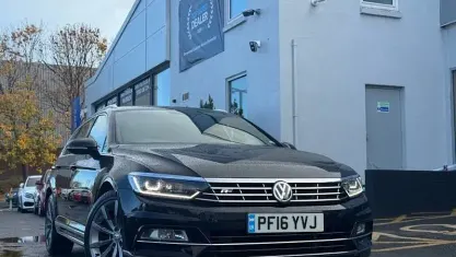 Used VW Passat R-line 241 HP (177 kW) 2016 Black Estate