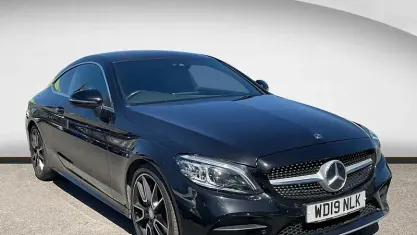Używany Mercedes C300 AMG Line Premium 258 KM (189 kW) 2019 Czarny Coupe
