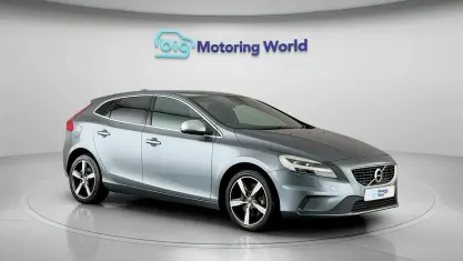 Begagnad Volvo V40 R-Design 122 HK (89 kW) 2018 Grå Halvkombi