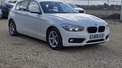 Used BMW 118 Sport Line 136 HP (100 kW) 2016 White Hatchback