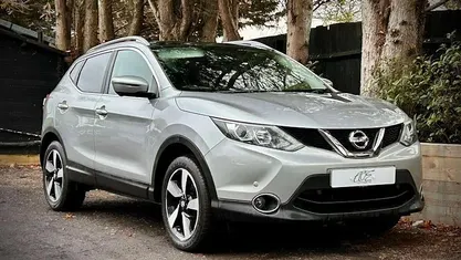 Silver Used 2016 Nissan Qashqai N-Connecta SUV | £8,990 (Good price)