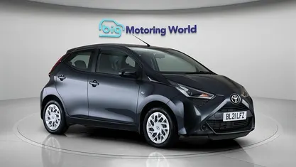 Used Toyota Aygo X-play 72 HP (52 kW) 2021 Hatchback