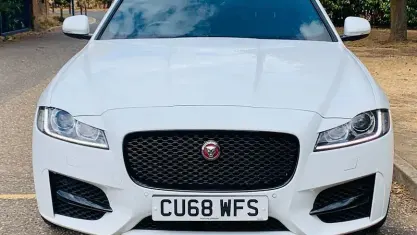 Used Jaguar XF R-Sport 180 HP (132 kW) 2018 White Sedan