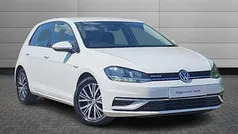 Pure white Used 2019 VW Golf VII SE Hatchback | £14,850 (Fair price)