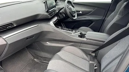 Used Peugeot 5008 Allure 131 HP (96 kW) 2023 SUV