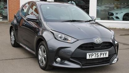 Usata Toyota Yaris Hybrid 116 CV (85 kW) 2025 Grigio Utilitaria