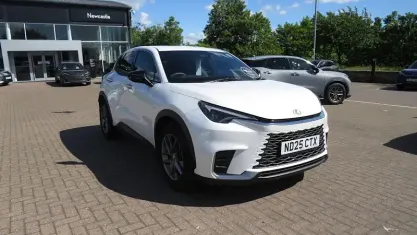 Used Lexus LBX 136 HP (100 kW) 2025 White SUV