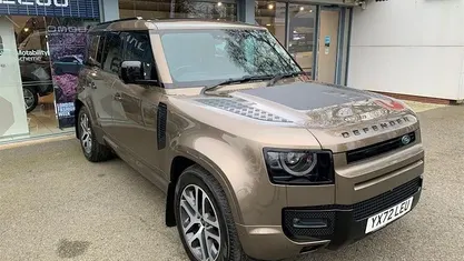Used Land Rover Defender 249 HP (183 kW) 2023 SUV