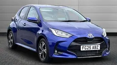 Blue New 2025 Toyota Yaris Hybrid Design Hatchback | £20,500 (Fair price)