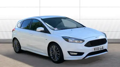 Used Ford Focus ST-Line 140 HP (102 kW) 2017 White Hatchback