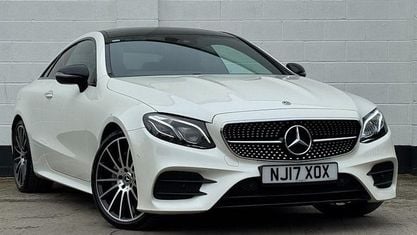Usado Mercedes E220 AMG Line Premium Plus 194 HP (142 kW) 2019 Coupé