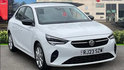 Used Vauxhall Corsa Design Edition 101 HP (74 kW) 2023 White Hatchback