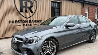 Usado Mercedes C220 AMG Line Premium 194 HP (142 kW) 2018 Cinzento Sedan