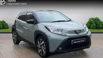 New Toyota Aygo X 72 HP (52 kW) 2025 Tarragon bitone SUV