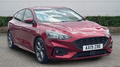 Used Ford Focus ST-Line 125 HP (91 kW) 2019 Red Hatchback