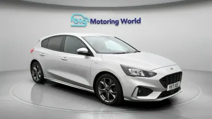 Used Ford Focus ST-Line 120 HP (88 kW) 2021 Silver Hatchback