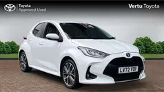White Used 2022 Toyota Yaris Hybrid Hatchback | £18,952 (Fair price)