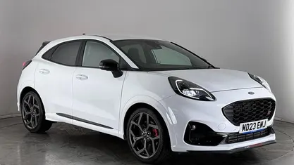 White Used 2023 Ford Puma ST Hatchback | £19,450 (Fair price)