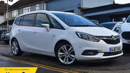 Begagnad Vauxhall Zafira Tourer SRi 140 HK (102 kW) 2018 Vit Minibuss