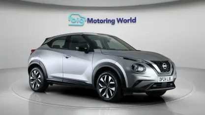 Usado Nissan Juke Acenta 114 CV (83 kW) 2023 Plateado SUV