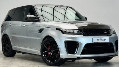 Usado Land Rover Range Rover Sport SVR 575 HP (422 kW) 2018 Prateado SUV