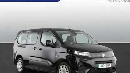 Used Vauxhall Combo Design Edition 100 kW (136 HP) 2026 MPV