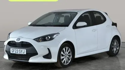 Usado Toyota Yaris Hybrid 116 HP (85 kW) 2026 Citadino
