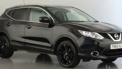 Used Nissan Qashqai Tekna 110 HP (80 kW) 2016 Black SUV