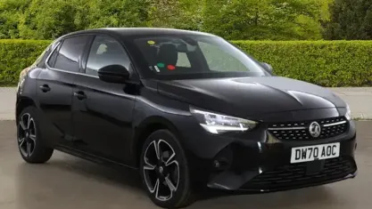 Używany Vauxhall Corsa Elite 101 KM (74 kW) 2021 Czarny Hatchback
