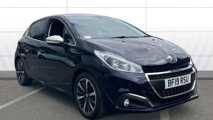 Second-hand Peugeot 208 82 CP (60 kW) 2019 Albastru Hatchback