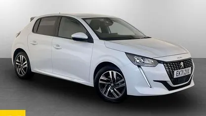 Used Peugeot 208 Allure Premium 102 HP (75 kW) 2021 White Hatchback