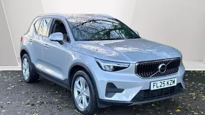 Used Volvo XC40 Core 163 HP (119 kW) 2025 SUV