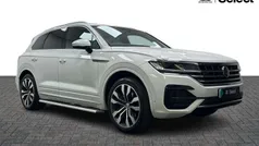 White Used 2019 VW Touareg R-line SUV | £29,800 (Fair price)