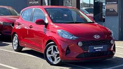 Używany Hyundai i10 SE 84 KM (61 kW) 2023 Czerwony Hatchback