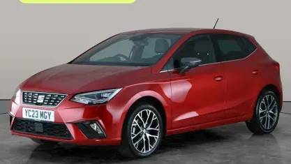 Używany Seat Ibiza XCELLENCE 110 KM (80 kW) 2023 Czerwony Hatchback