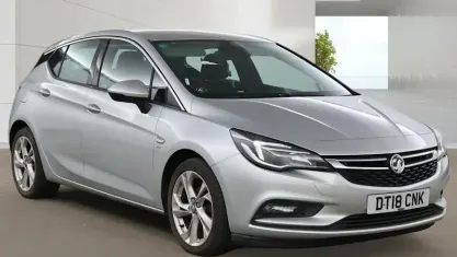 Used Vauxhall Astra SRi 110 HP (80 kW) 2018 Silver Hatchback