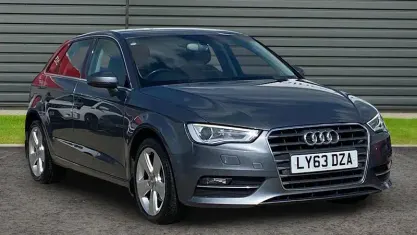 Usado Audi A3 Sportback Sport 122 CV (89 kW) 2013 Gris Utilitario