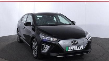 Begagnad Hyundai Ioniq Premium 100 kW (136 HK) 2021 Halvkombi