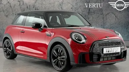 Used Mini Cooper Hatch 136 HP (100 kW) 2021 Red Hatchback