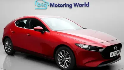 Usado Mazda 3 122 CV (89 kW) 2022 Rojo Utilitario