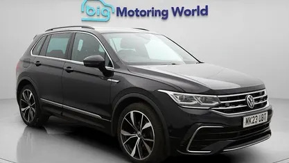 Begagnad VW Tiguan R-line 150 HK (110 kW) 2023 Svart SUV