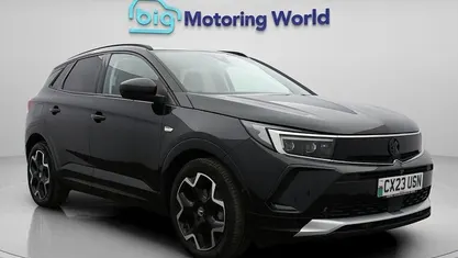 Second-hand Vauxhall Grandland X Ultimate 131 CP (96 kW) 2023 Negru SUV