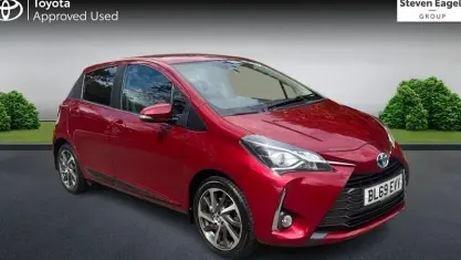 Used Toyota Yaris Hybrid 101 HP (74 kW) 2019 Red Hatchback