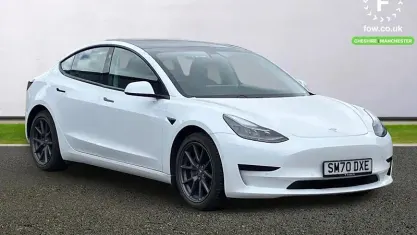 Used Tesla Model 3 Standard Range 239 kW (325 HP) 2020 White Sedan