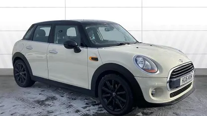 White Used 2016 Mini Cooper Hatch Hatchback | £7,800 (Good price)