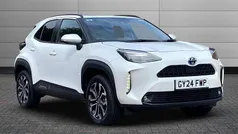 White Used 2024 Toyota Yaris Cross Design SUV | £22,850 (Fair price)