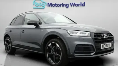 Used Audi Q5 Black Edition 190 HP (139 kW) 2019 Grey SUV