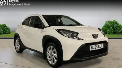 Usado Toyota Aygo X PURE 72 CV (52 kW) 2025 Blanco SUV